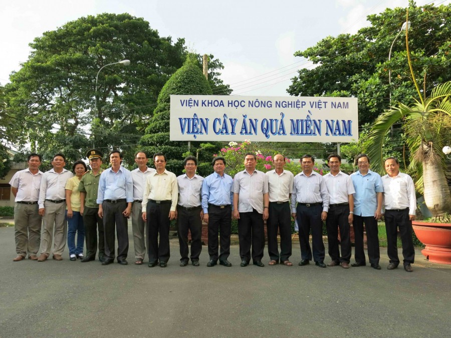 Ông Lê Hồng Anh, Ủy viên Bộ chính trị- Thường trực Ban bí thư trung ương làm việc với Viện Cây ăn quả miền Nam
