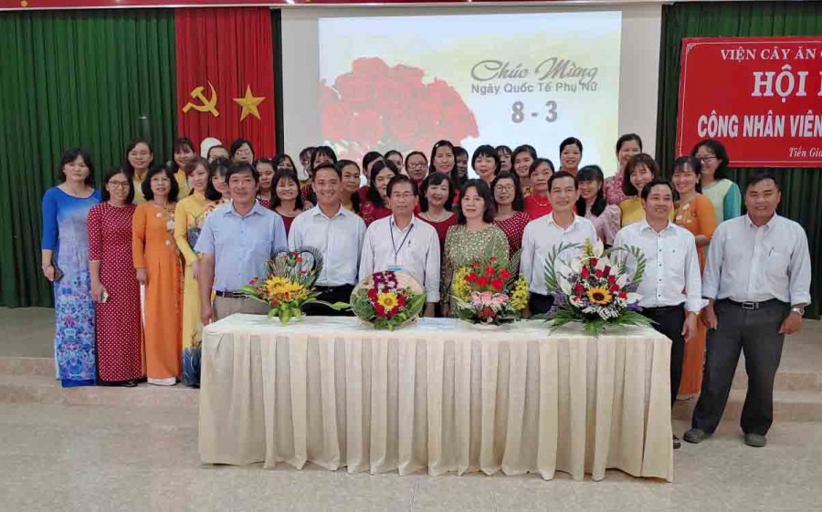 Công đoàn Viện Cây ăn quả miền Nam tổ chức họp mặt  kỷ niệm nhân ngày Quốc tế Phụ nữ