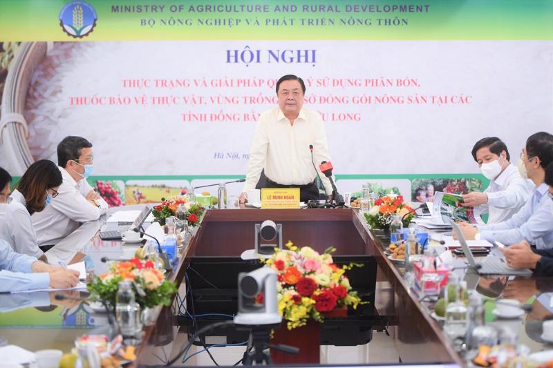Lạm dụng phân bón, thuốc bảo vệ thực vật: "Thiệt đơn, thiệt kép"